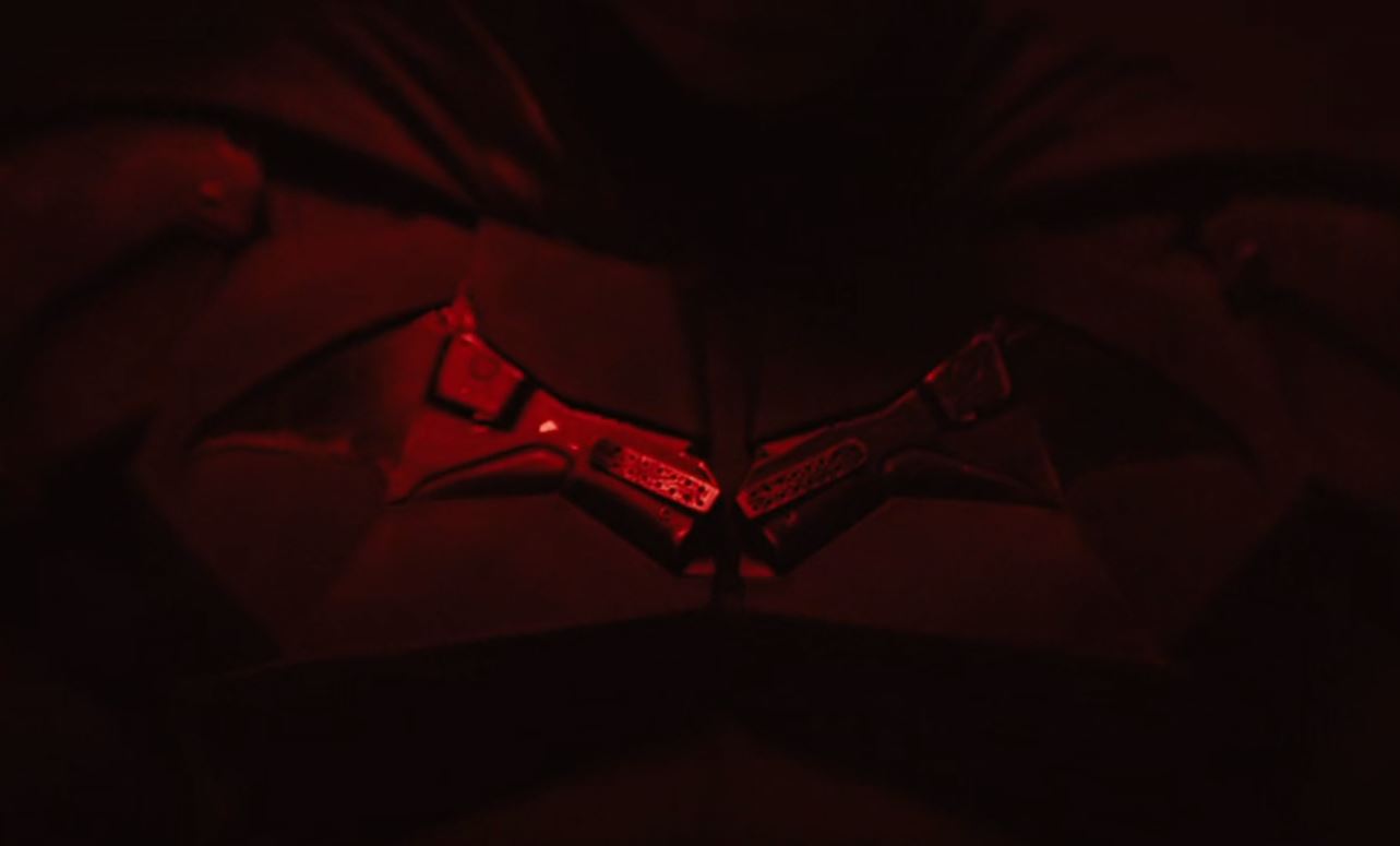 Matt Reeves mostra primeiros detalhes do uniforme em The Batman