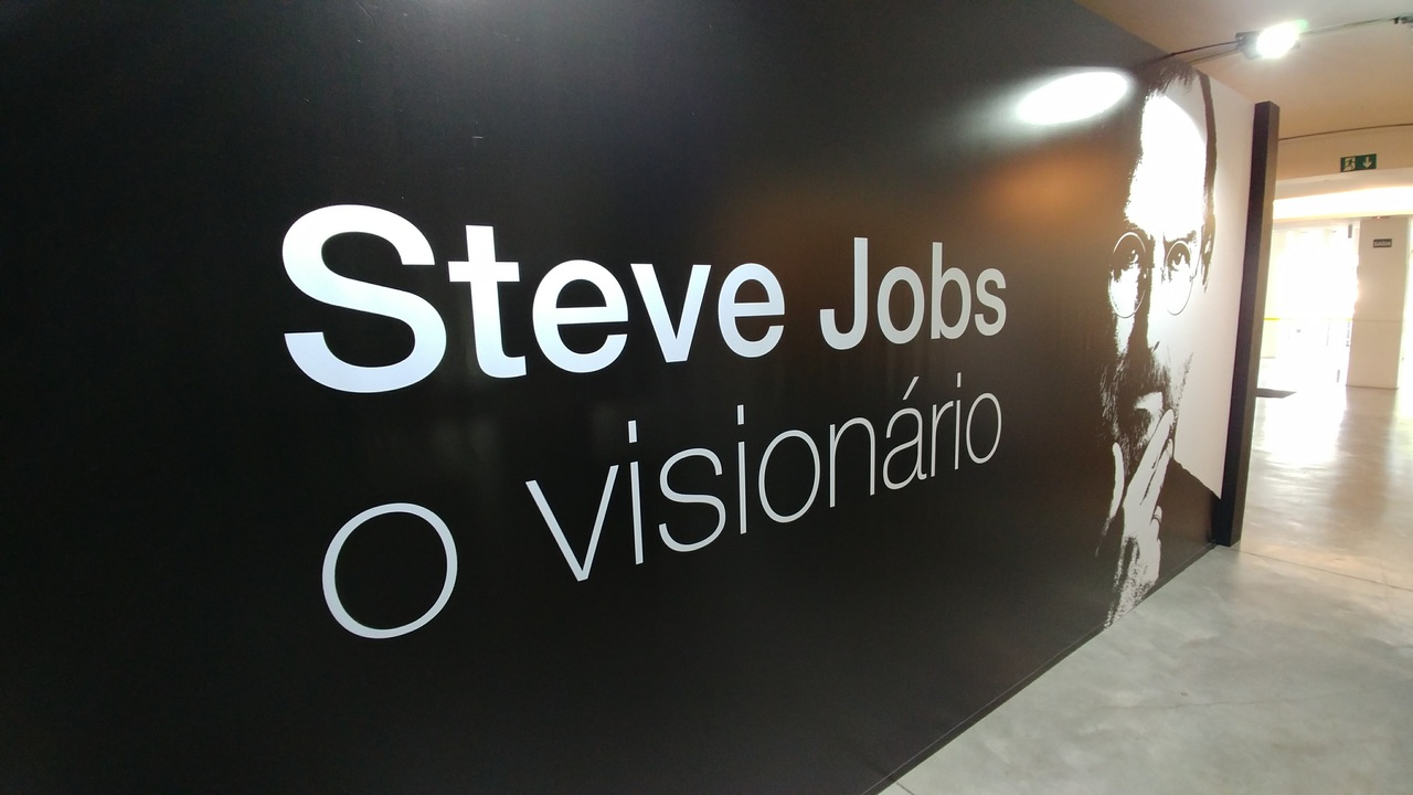 ‘Tecnologia’ – Amostra em São Paulo sobre Steve Jobs