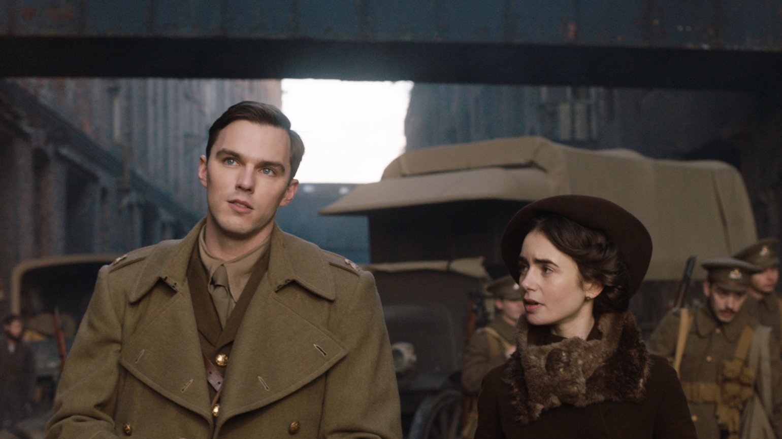 “TOLKIEN” – Bibliografia cinematográfica do autor da saga “Senhor dos Anéis” ganha primeiras imagens