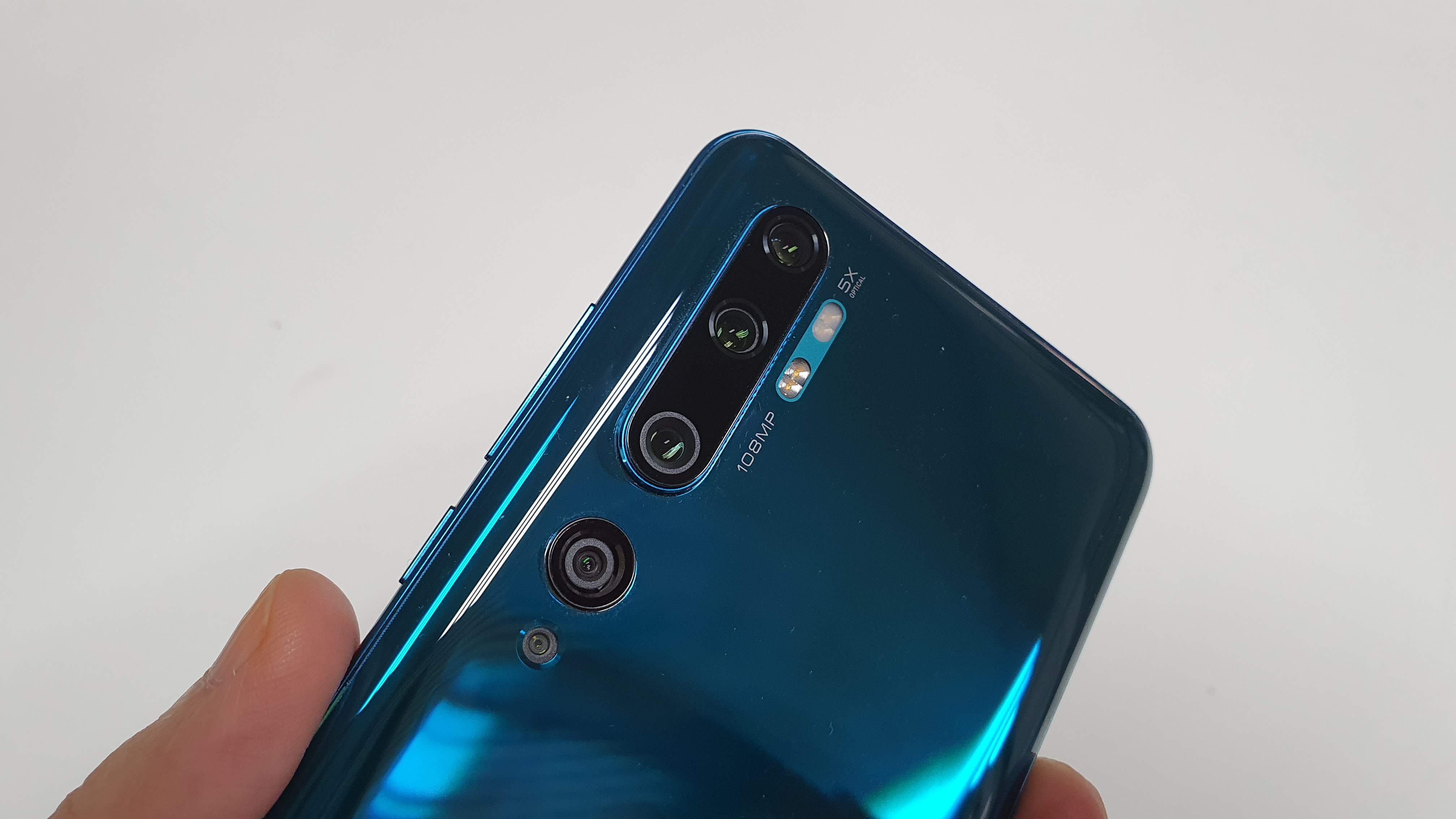 Análise | Xiaomi Mi Note 10 traz design, câmera e bateria que se combinam bem