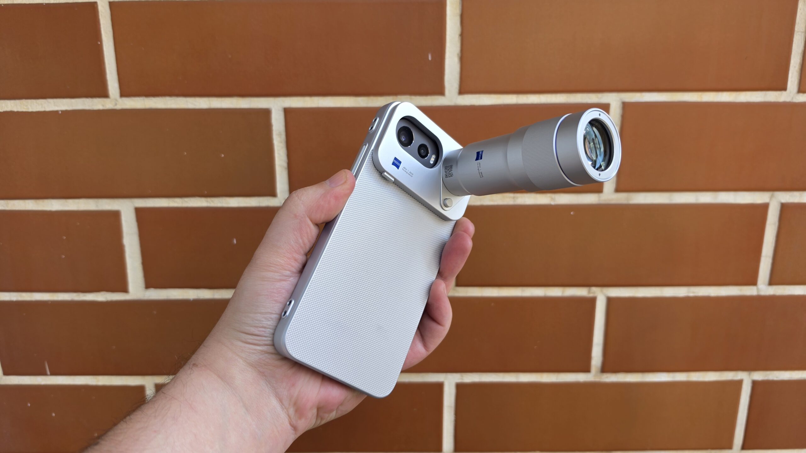 Análise | JOVI X300 FE com Extensor ZEISS – Compacto, potente e com zoom profissional de verdade
